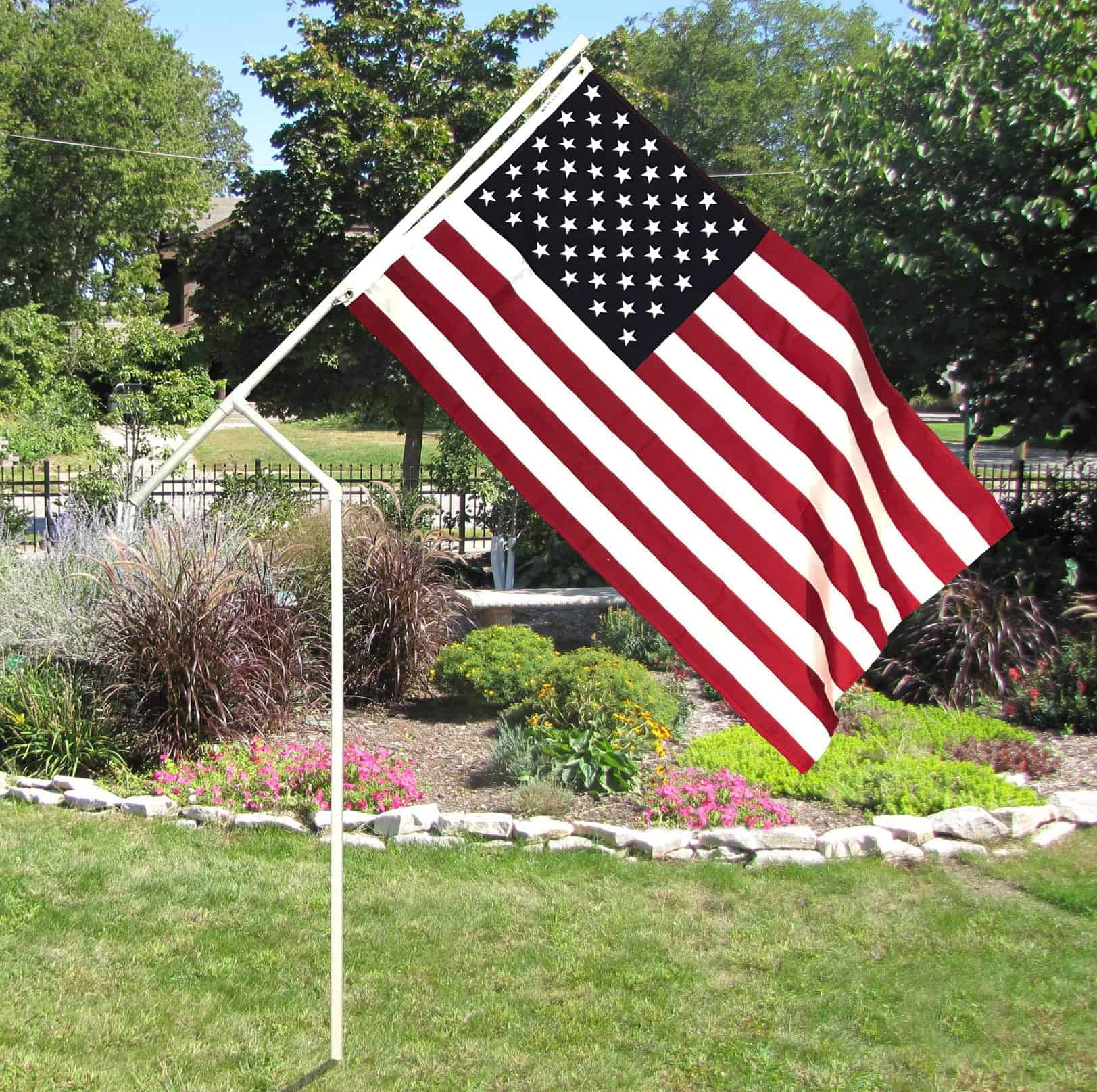 PVC Flagpole – The New Version justbuildstuff.com