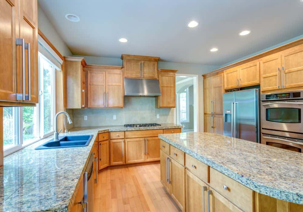 10 Best Granite Colors That Go With Honey Oak Cabinets