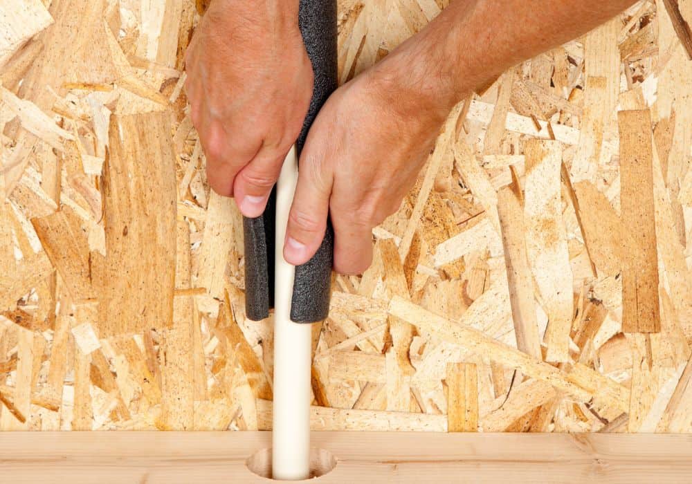 Cell pipe insulation in the attic