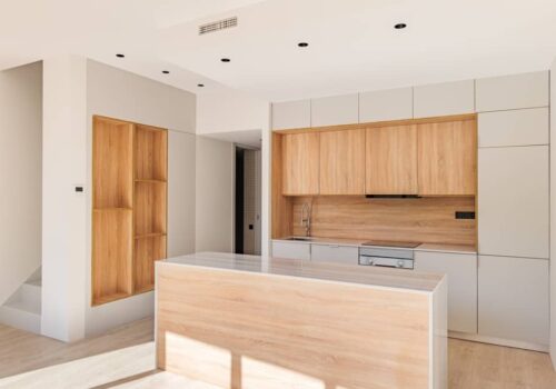12 Best Paint Colors That Go With Honey Oak Trim